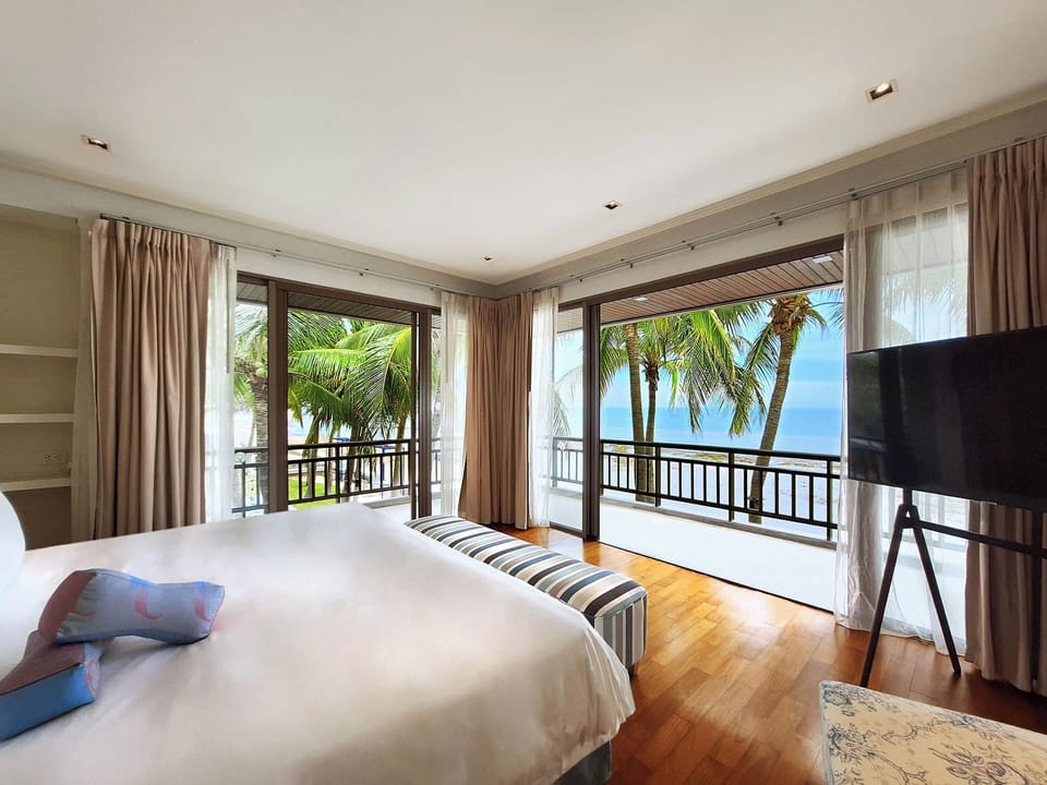4-Bedroom, Beachfront Private Pool Villa, Non-Smoking | Minibar, in-room safe, desk, soundproofing