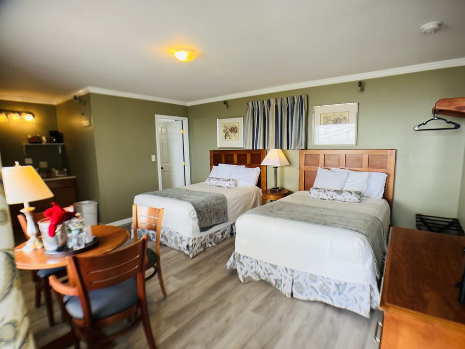 2nd Floor, Front Ocean View, 2 Double Beds | Desk, free WiFi, bed sheets