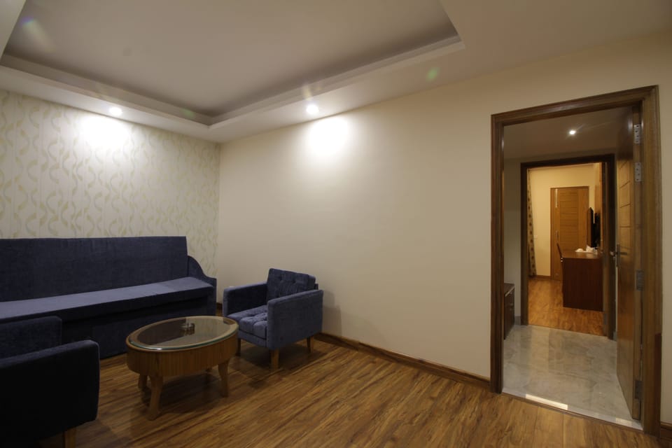 Family Room | Premium bedding, in-room safe, desk, laptop workspace