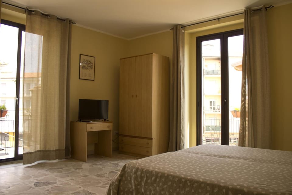 Soundproofing, free cribs/infant beds, free WiFi