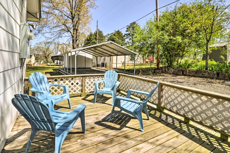 Deck | Outdoor Dining