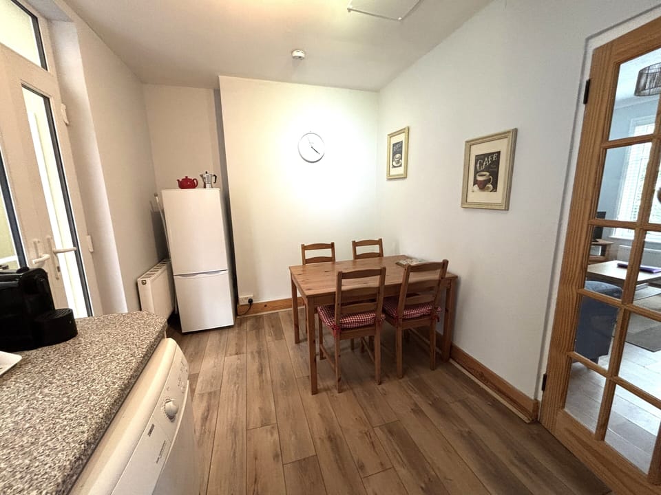 Kitchen dining room