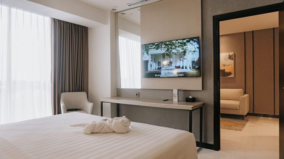 Executive Double Room | In-room safe, desk, soundproofing, rollaway beds