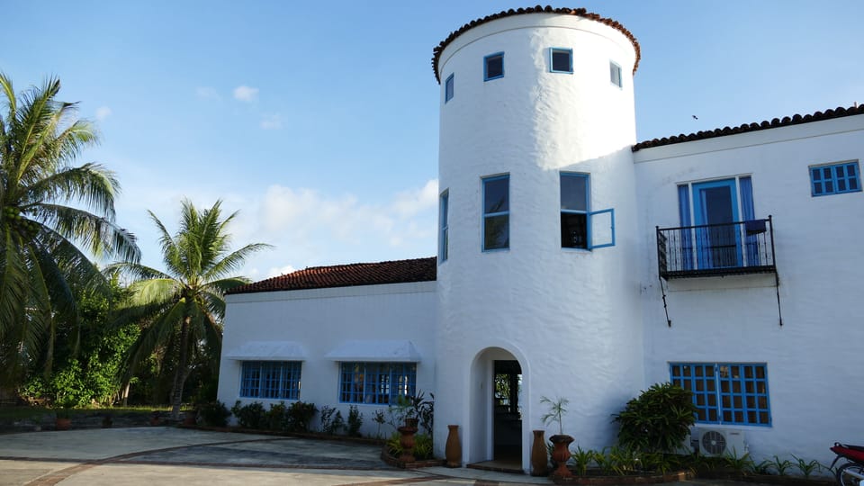 Traditional Spanish Villa in the Philippines. Convenient location.