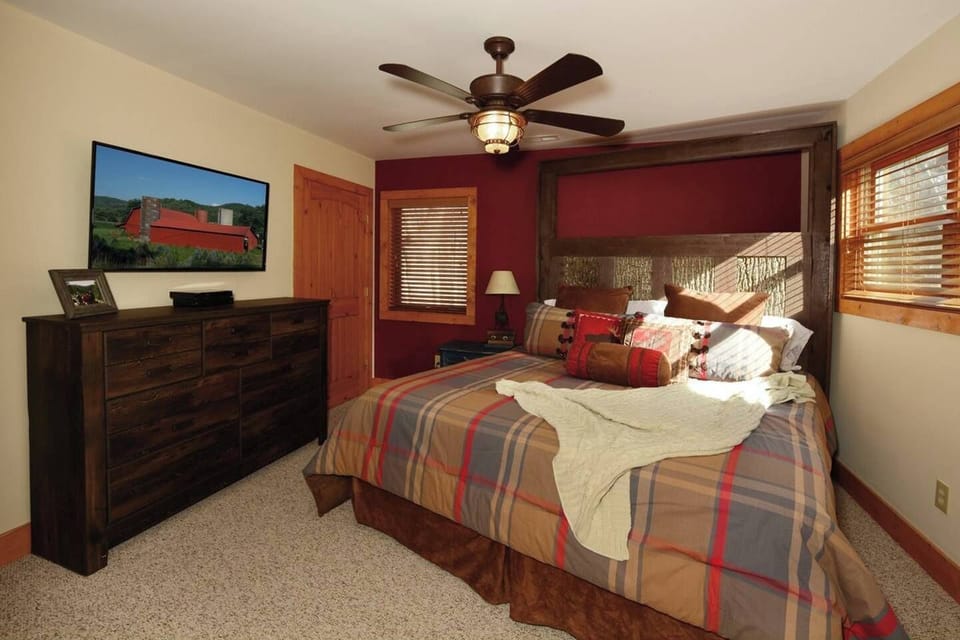 Third Bedroom + HDTV