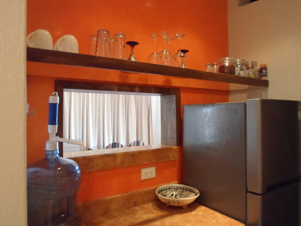 Fully equipped kitchen to prepare meals