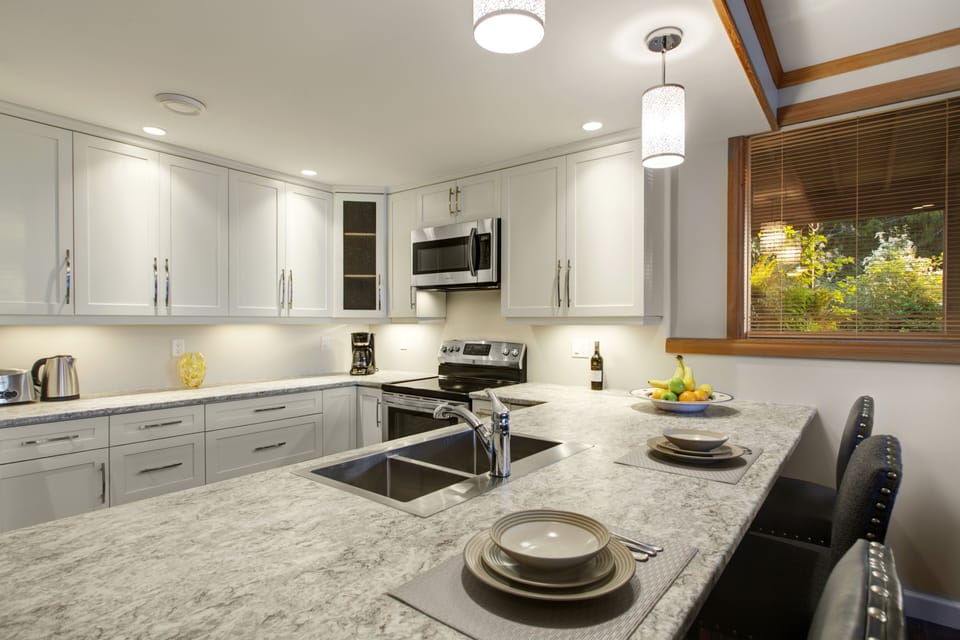 Large kitchen with eating bar
