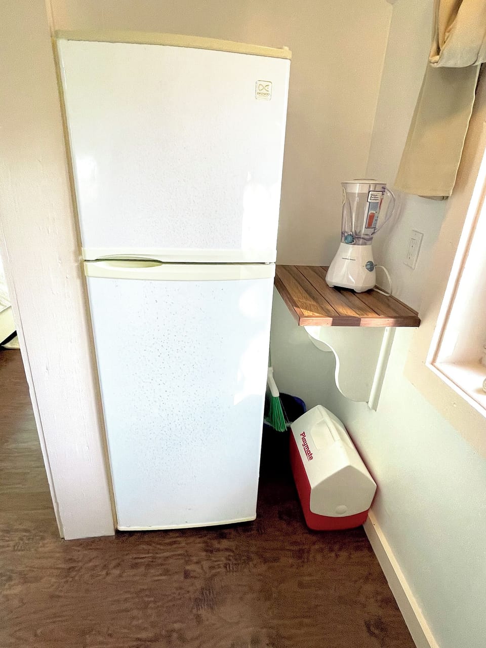 Full kitchen; fridge, gas stove/oven, microwave, toaster, etc. and dining for 2.