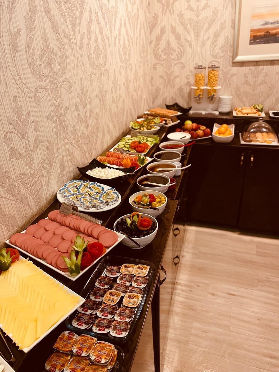 Daily buffet breakfast for a fee