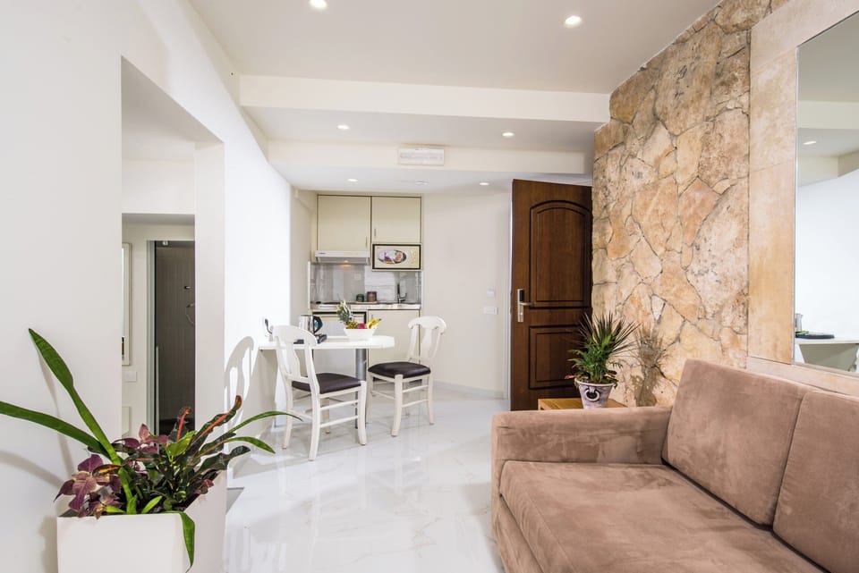 Studio, Annex Building | 1 bedroom, premium bedding, blackout drapes, soundproofing