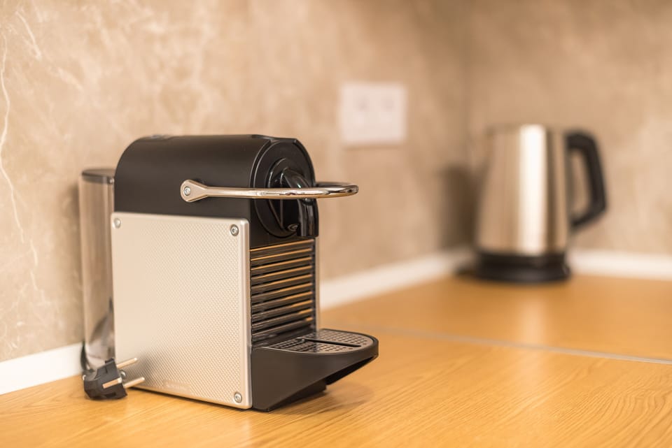 Apartment (Victoria Best Apartments near Metro 3) | Private kitchen | Fridge, oven, stovetop, coffee/tea maker