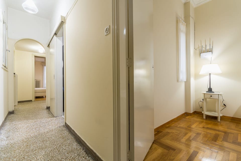 Apartment (Victoria Queens Paradise near Metro) | Living area