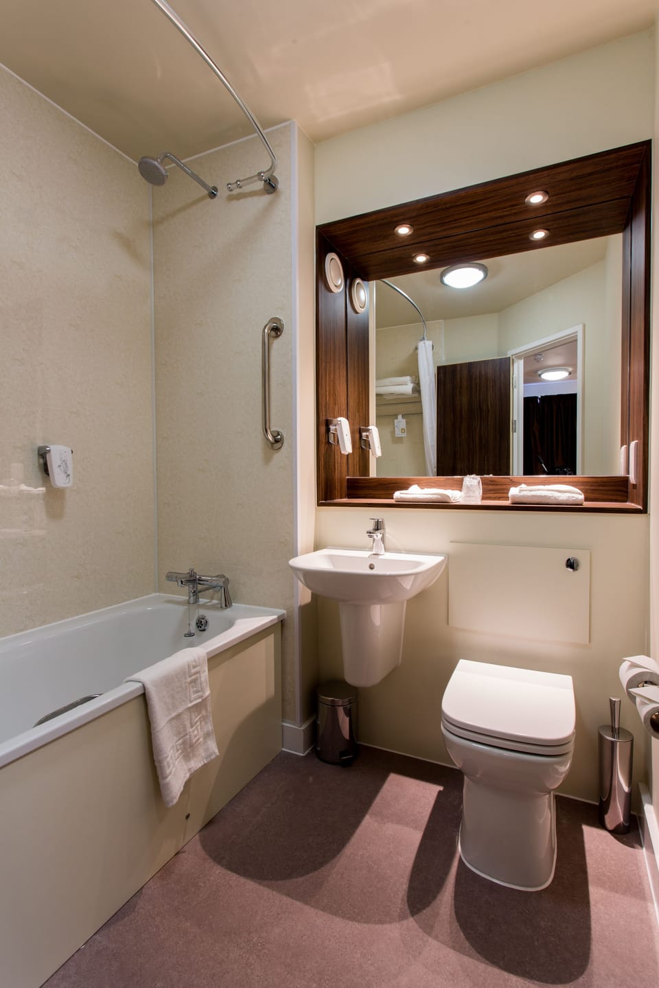 Shower, free toiletries, hair dryer, towels
