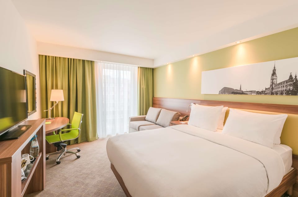1 bedroom, premium bedding, down comforters, in-room safe