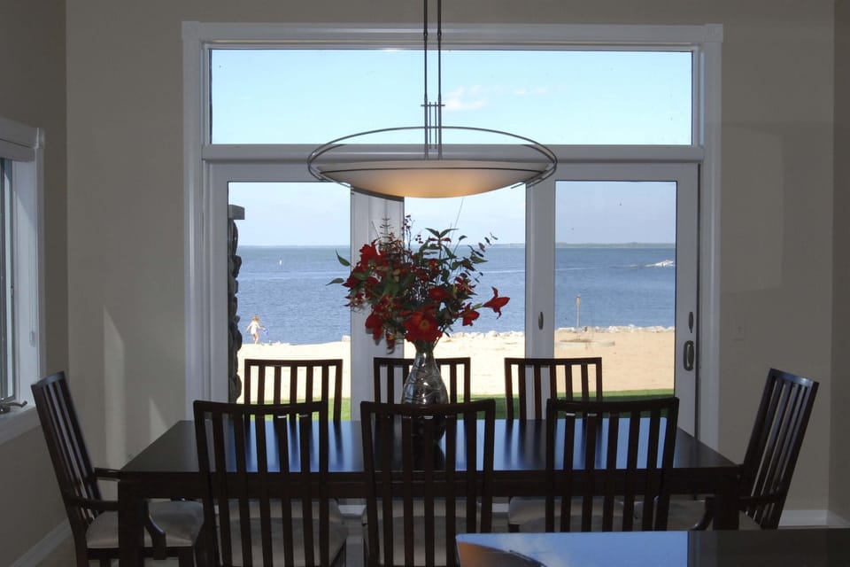 Dining area & beach. See map/tour
https://tour.truplace.com/property/1763/66781/