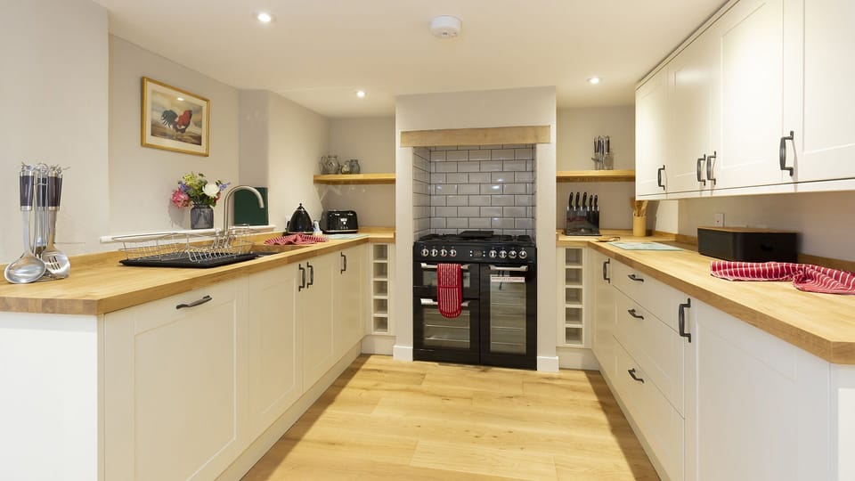 Kitchen, 14 Vineyard Street, Bolthole Retreats