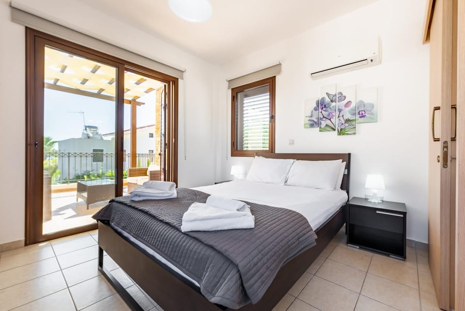 Villa Iris by Ezoria Villas (8099)