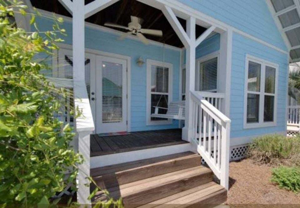 Large Porch with Grill for Outdoor BBQs