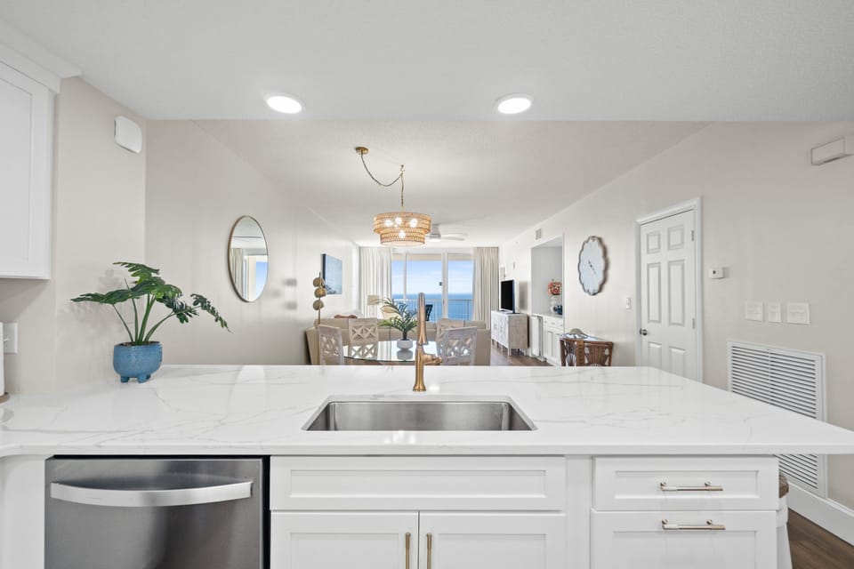 Full Size Kitchen with island seating