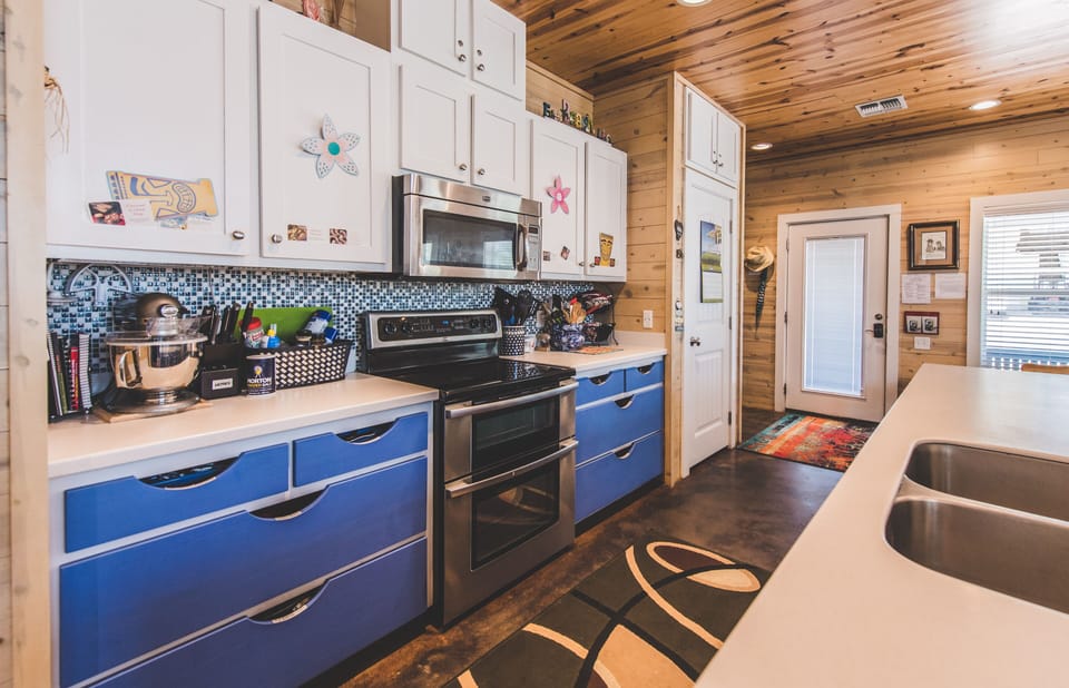 dual convection oven and microwave make cooking a breeze.  