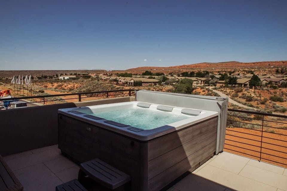 Private Rooftop Hot tub