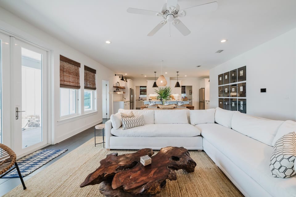 Living room big enough for everyone and every seat has great views of the lake
