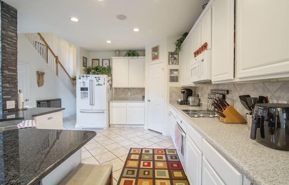 Fully equipped kitchen