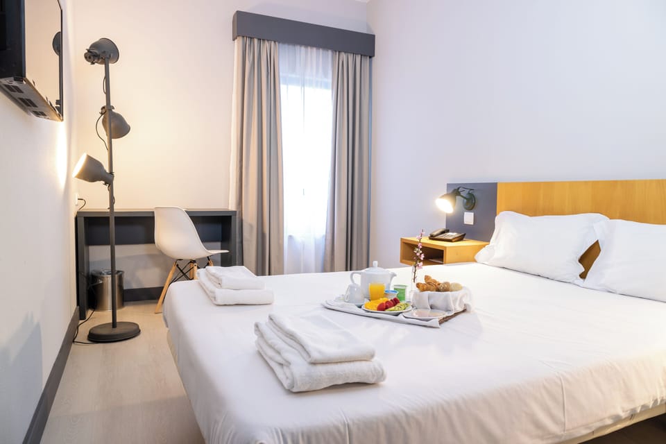Superior Double Room | Desk, blackout drapes, soundproofing, free WiFi
