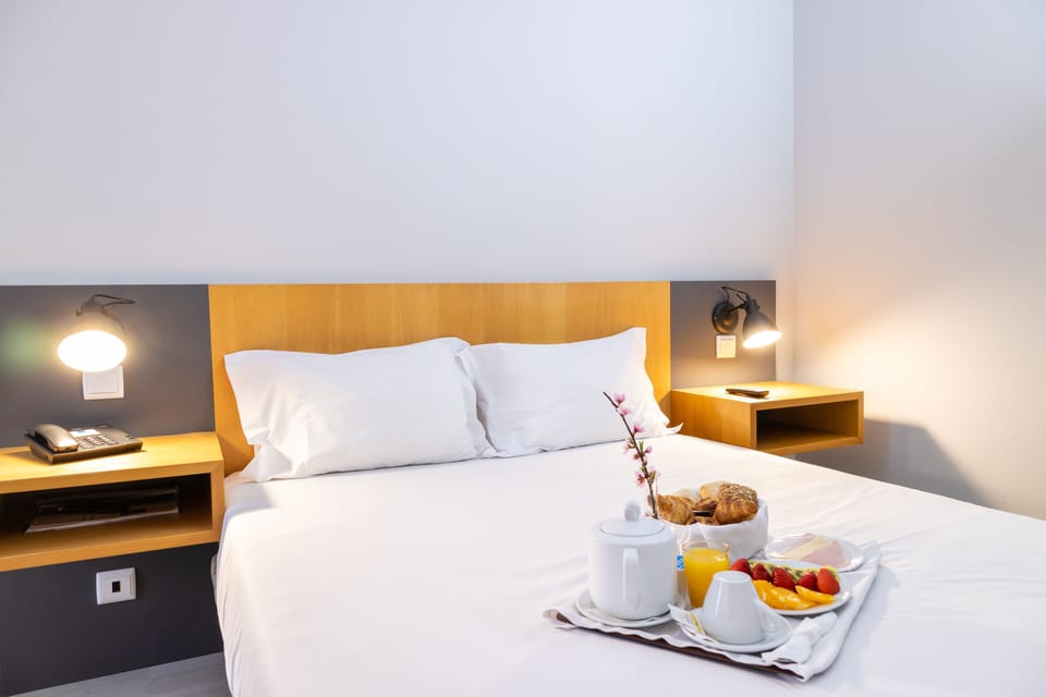Superior Double Room | Desk, blackout drapes, soundproofing, free WiFi
