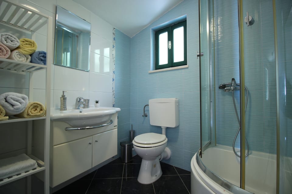 Upstairs bathroom
