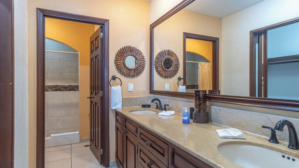 The master bathroom.
