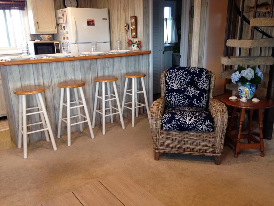 LIVING ROOM LEADING TO BATHROOM