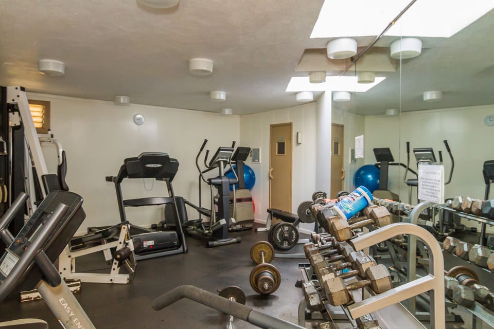 MORNING WORK OUT
GYM