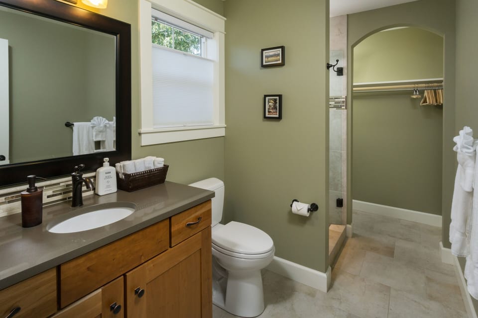2nd Floor King Suite Bath with Shower  