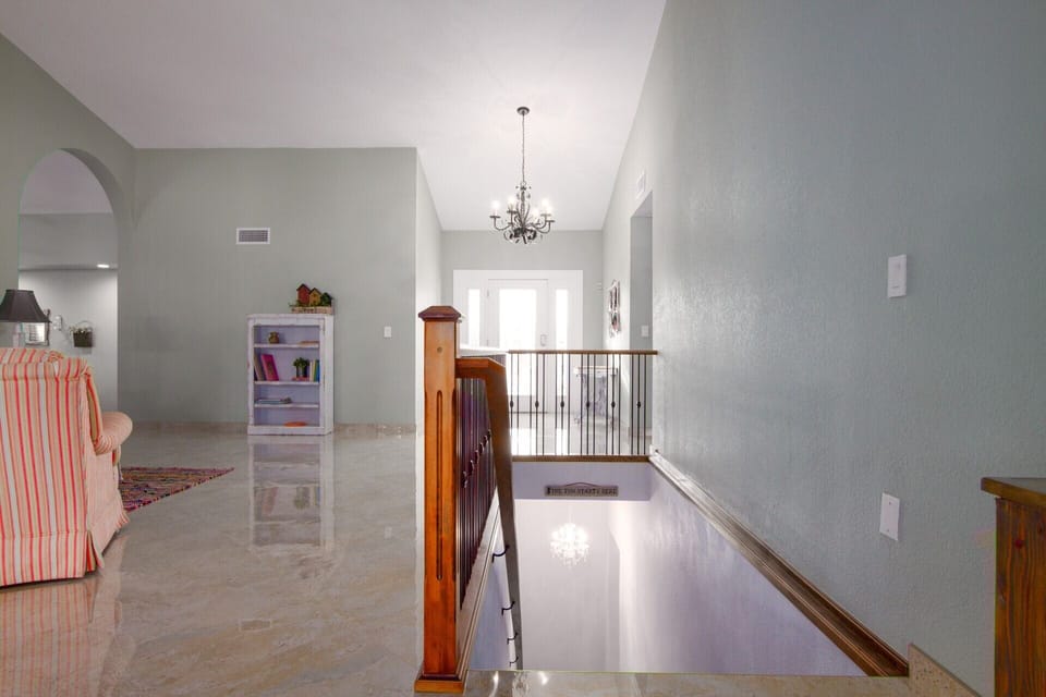 Entry to Downstairs