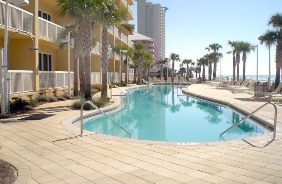 Heated pool with the breath taking ocean view