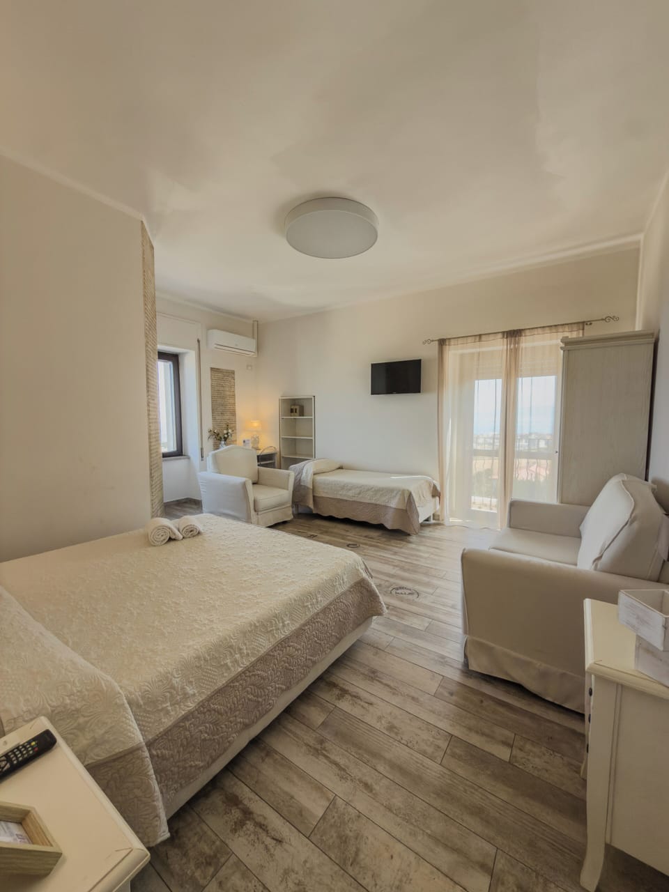 Comfort Suite | Premium bedding, down comforters, memory foam beds, desk