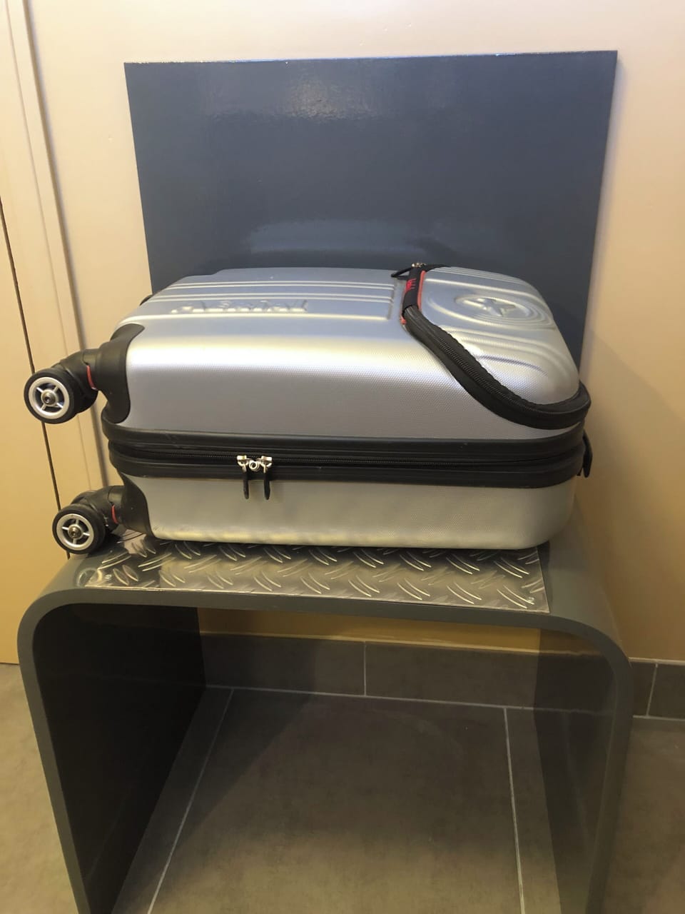 Comfort Double Room | Bathroom | Shower, rainfall showerhead, free toiletries, towels