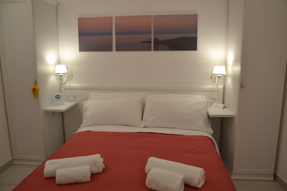 Standard Double Room | Premium bedding, minibar, in-room safe, desk