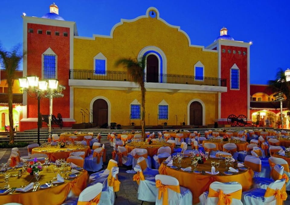 Many entertainment and dining options in the resort