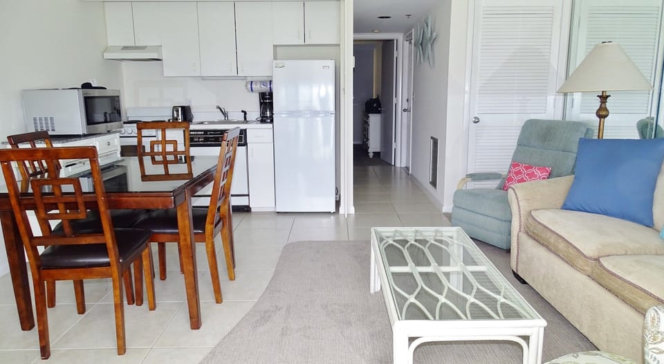 Dining and kitchen area.JPG