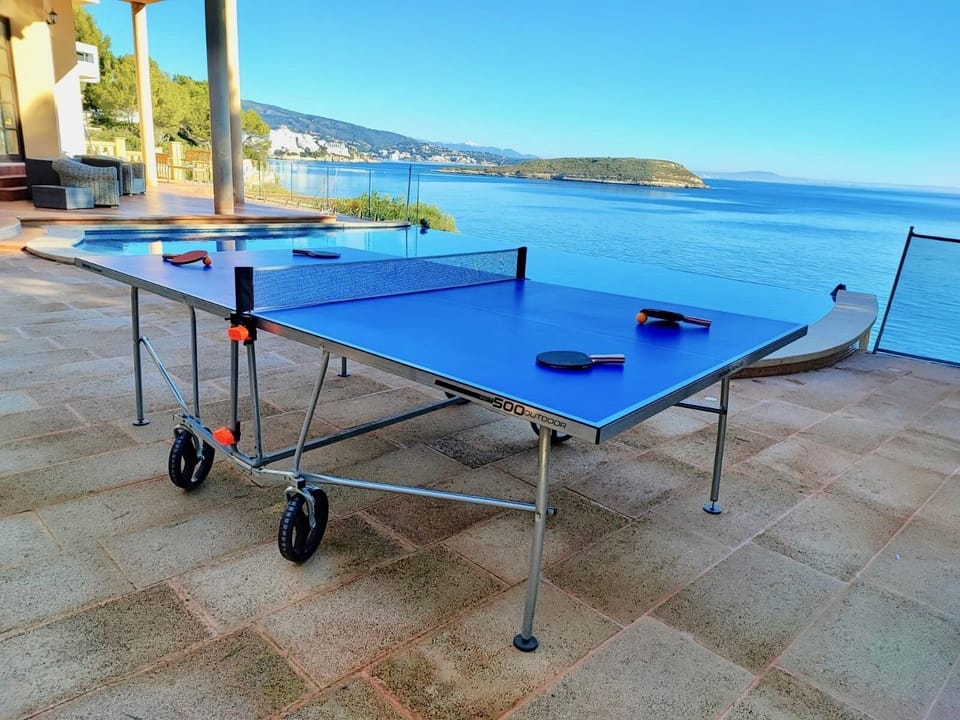 Table tennis