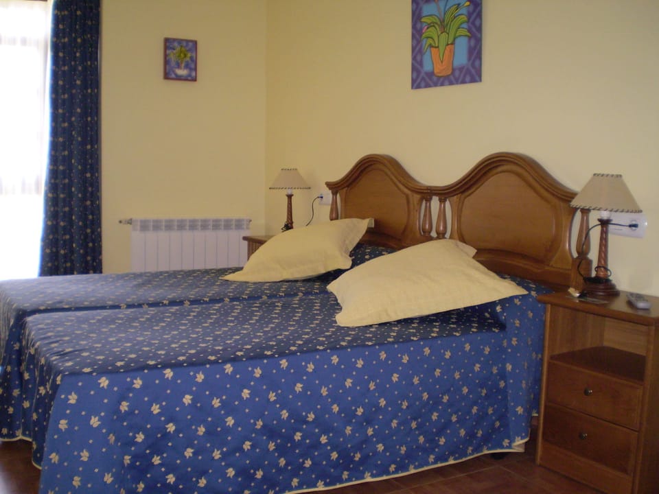 Premium bedding, blackout drapes, cribs/infant beds, free WiFi