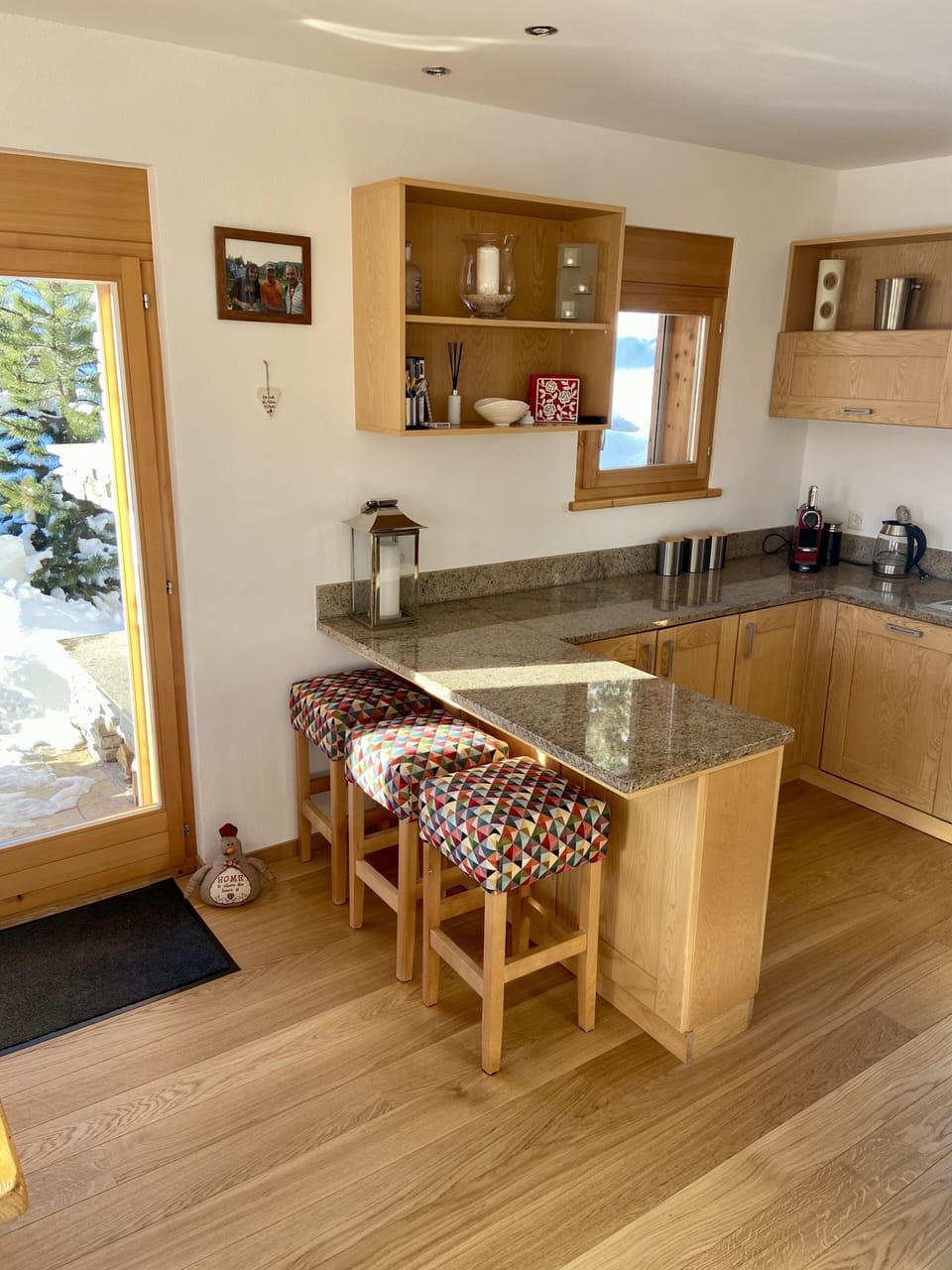 Breakfast bar with 3 stools