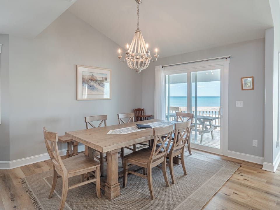 Dining Area - Seating for 6