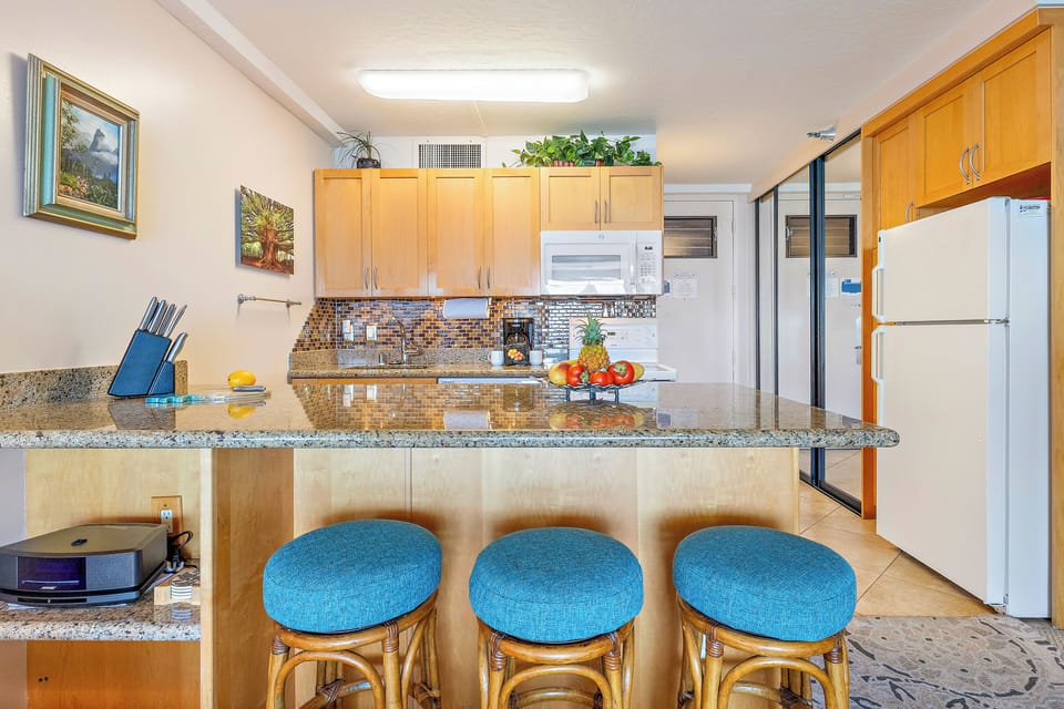 Kitchen Bar Counter with Stools