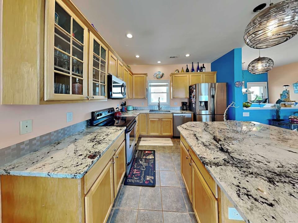 Fully Equipped Kitchen with Stainless Steel Appliances