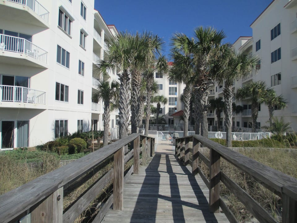 Coming back from the beach to the pool on the boardwalk.