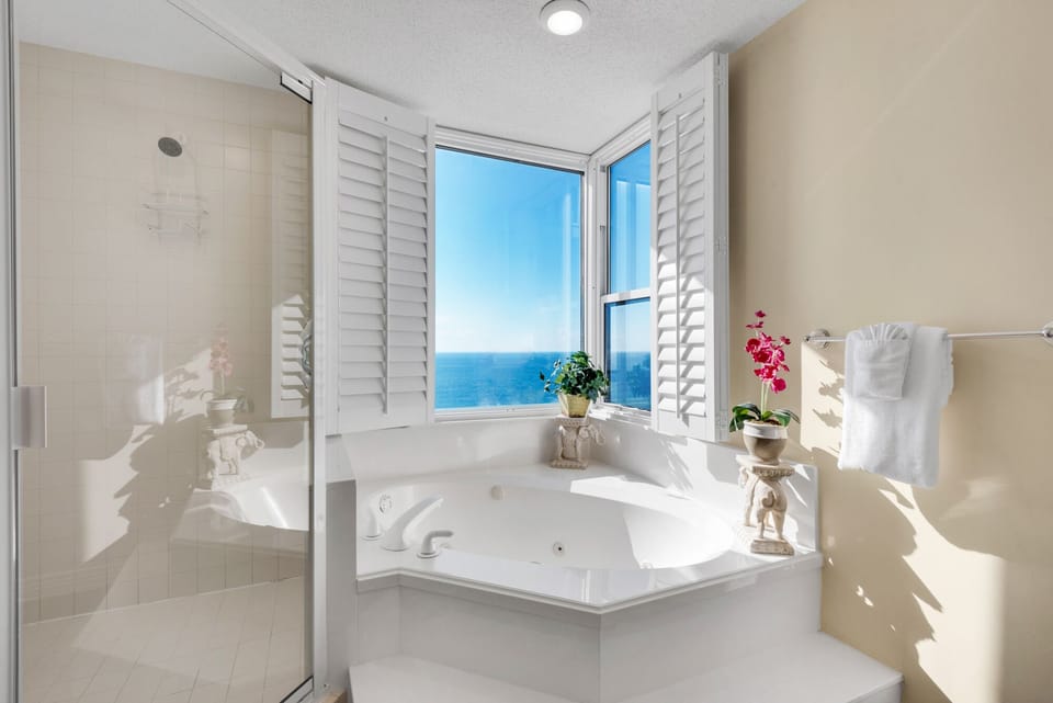 Jetted Tub in Master Bath