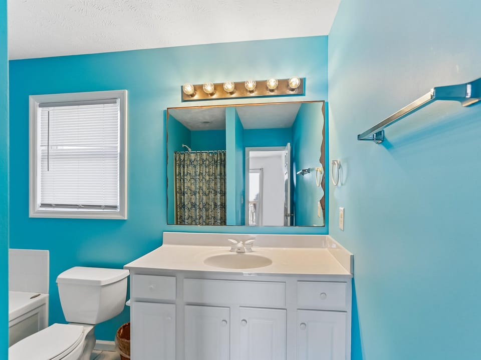 Ensuite Bathroom - Primary, Tub, Walk-In Shower